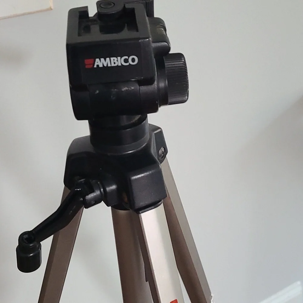 Ambico Tripod with Extendable Legs and Pan-and-Tilt Head for Cameras
